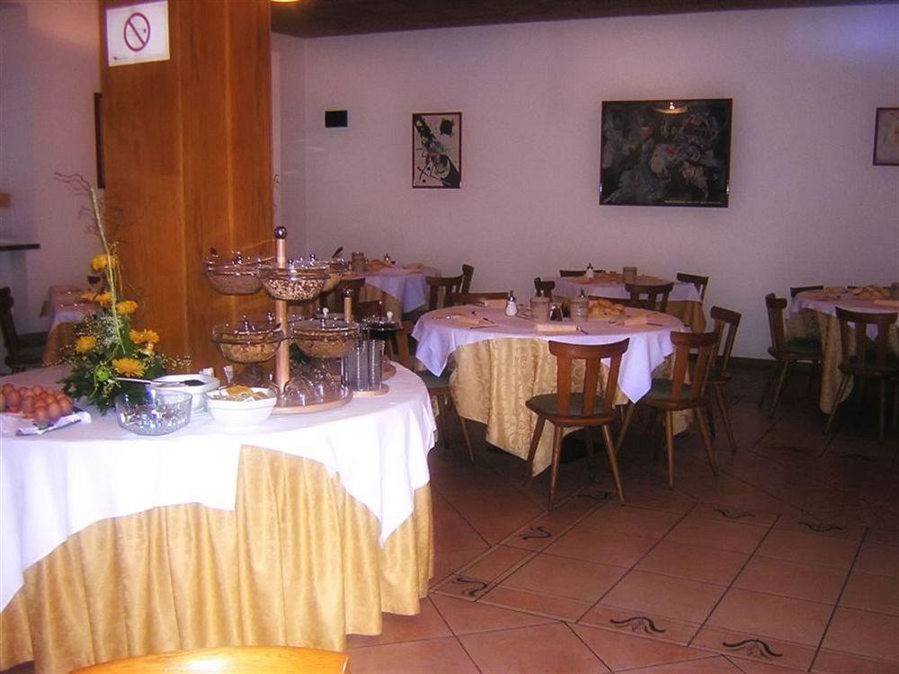 Hotel Alle Piramidi Segonzano Buitenkant foto